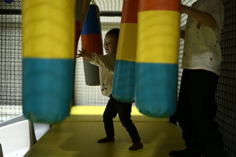 Fotografie din sala de joacă Bounce.